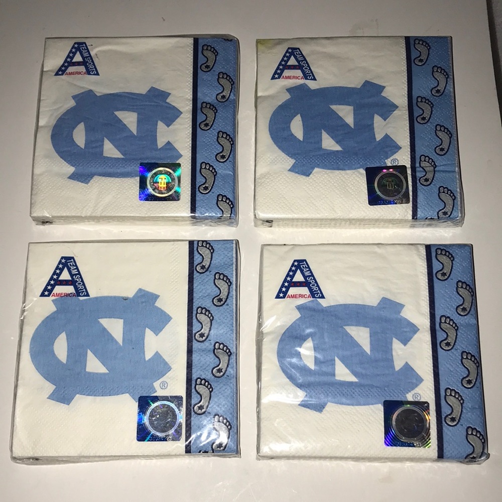 NIP Set/4 UNC Napkins